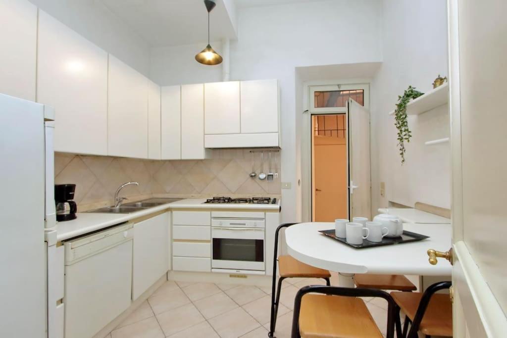 Navona Elegant Two Bedroom Apartment Рим Экстерьер фото